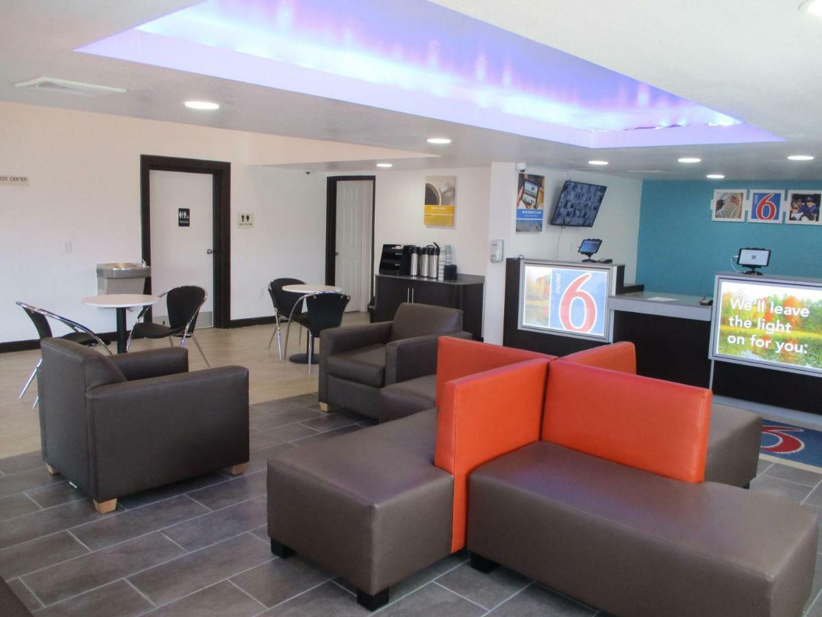 6 - Airport Hotel Chattanooga