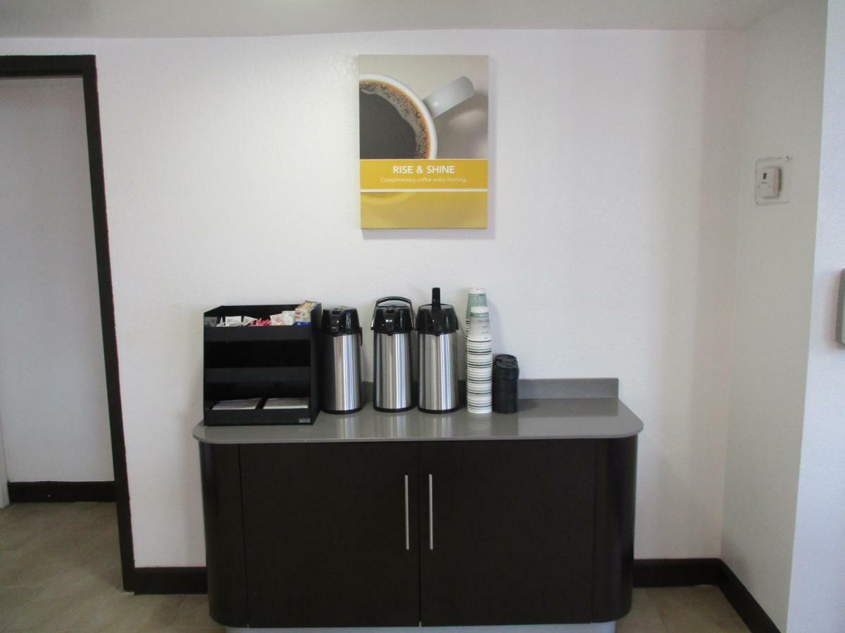 Hotel 6 - Airport Chattanooga