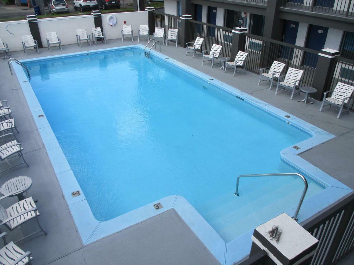 6 - Airport Hotel Chattanooga