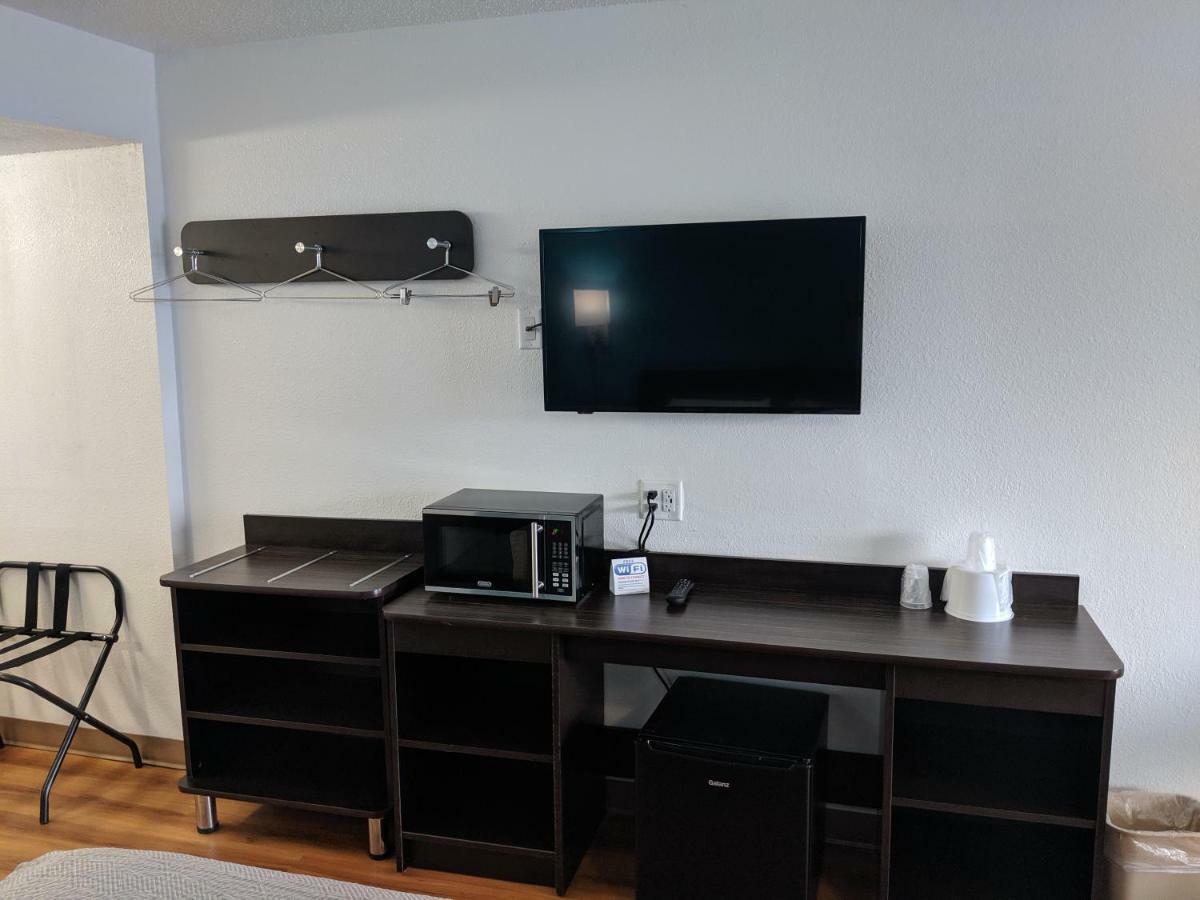 6 - Airport Hotel Chattanooga